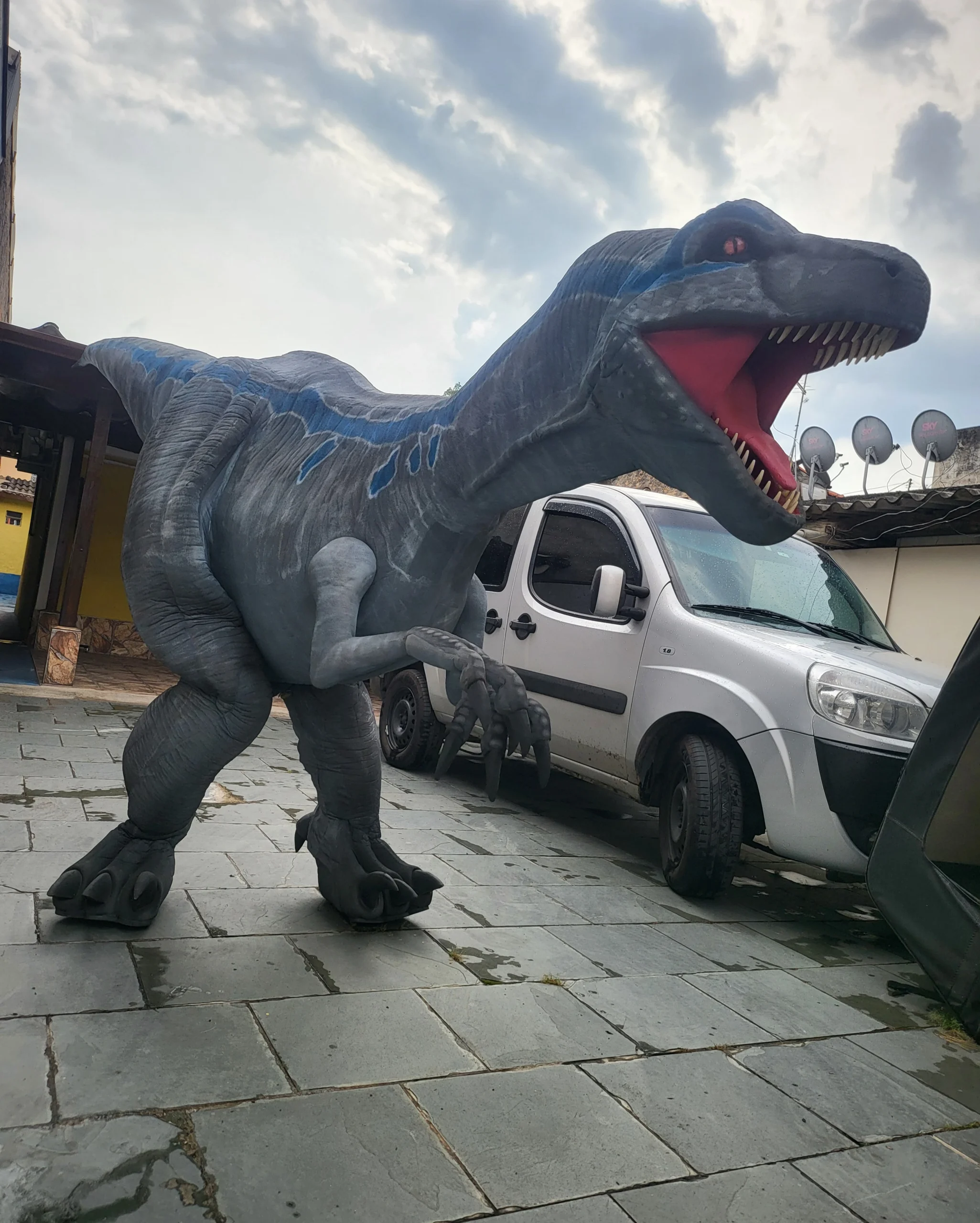 Contratar Veloceraptor Blue