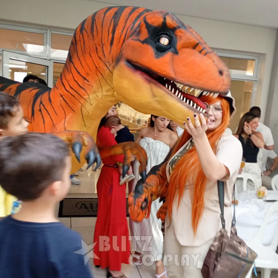 Empresa de Dinossauro fazendo sucesso com as crianças Empresa de Dinossauro fazendo sucesso com as crianças