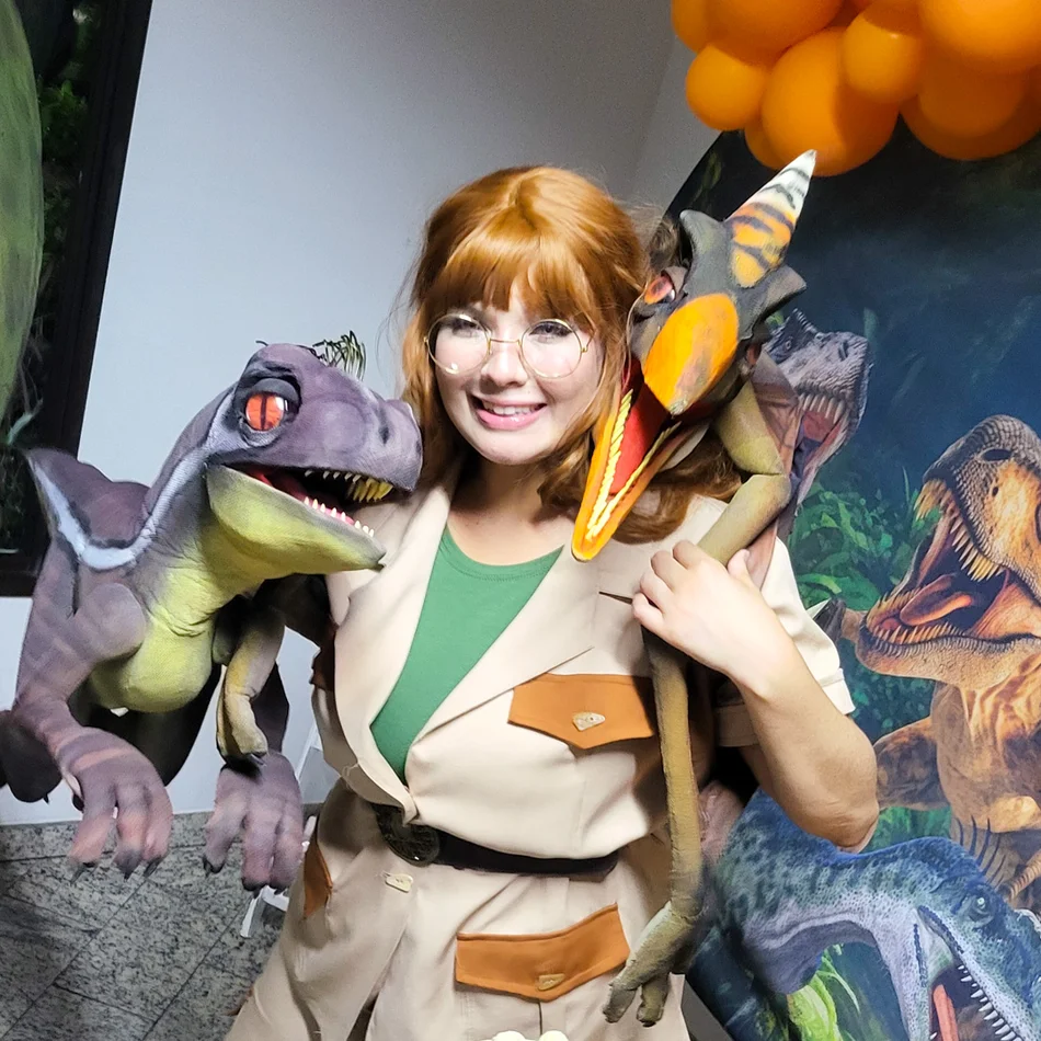 Foto de Pterodáctilo Baby Personagem Vivo e dinossauro realista em buffet