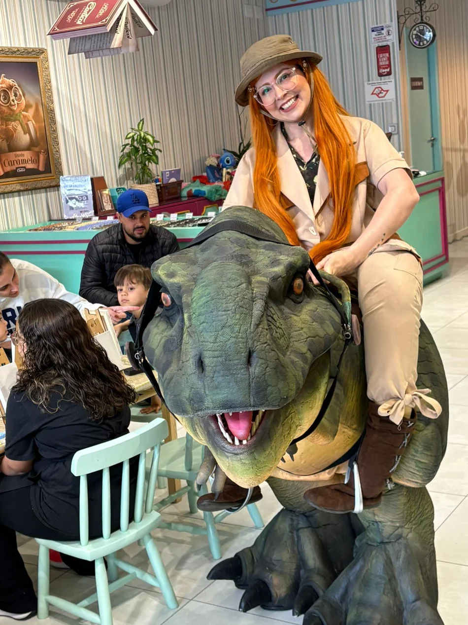 O sucesso de levar dinossauros para eventos com Baby T-Rex interativo O sucesso de levar dinossauros para eventos com Baby T-Rex interativo