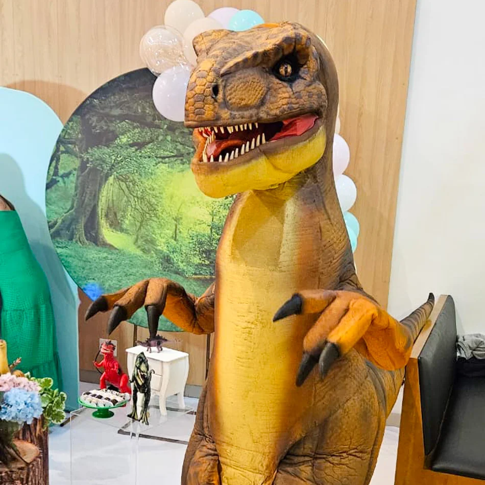 Show com dinossauros personagens vivos e exploradora para eventos em Mauá